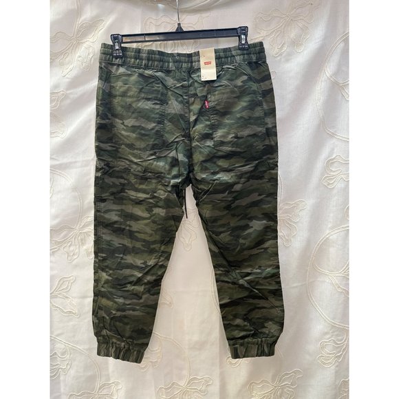 NWT Levi's Green Camo Joggers Large - Picture 2 of 9